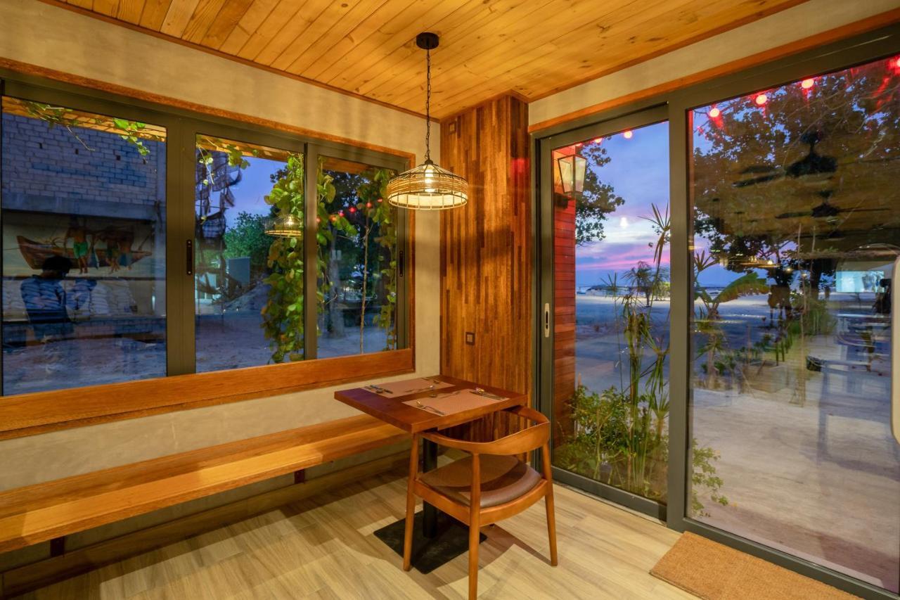 Ayala Oceanview Maldives Gulhi Exterior foto